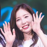 윤채경