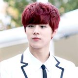 김우석