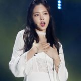 손나은