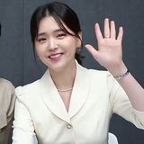 김지은